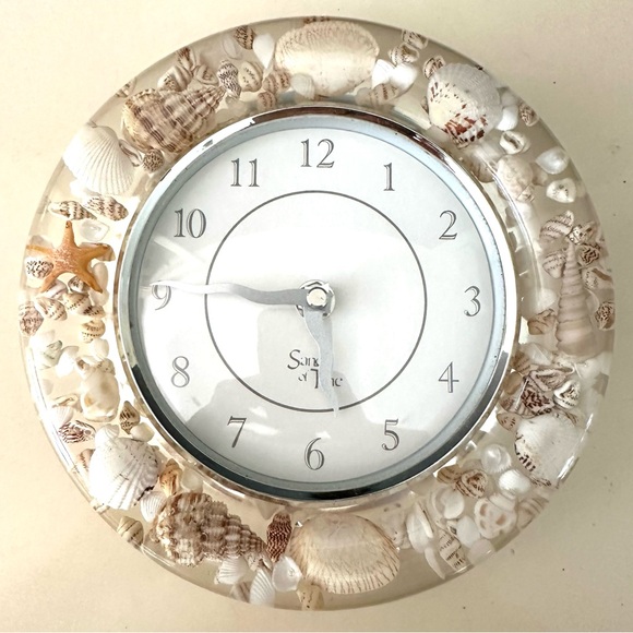 NEW Sands of Time Seashell Acrylic 8" Wall Clock Beach House Shells Coastal HTF - Picture 1 of 9